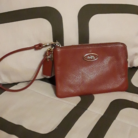 Coach Wristlet Red Pebbled Leather - Picture 9 of 9